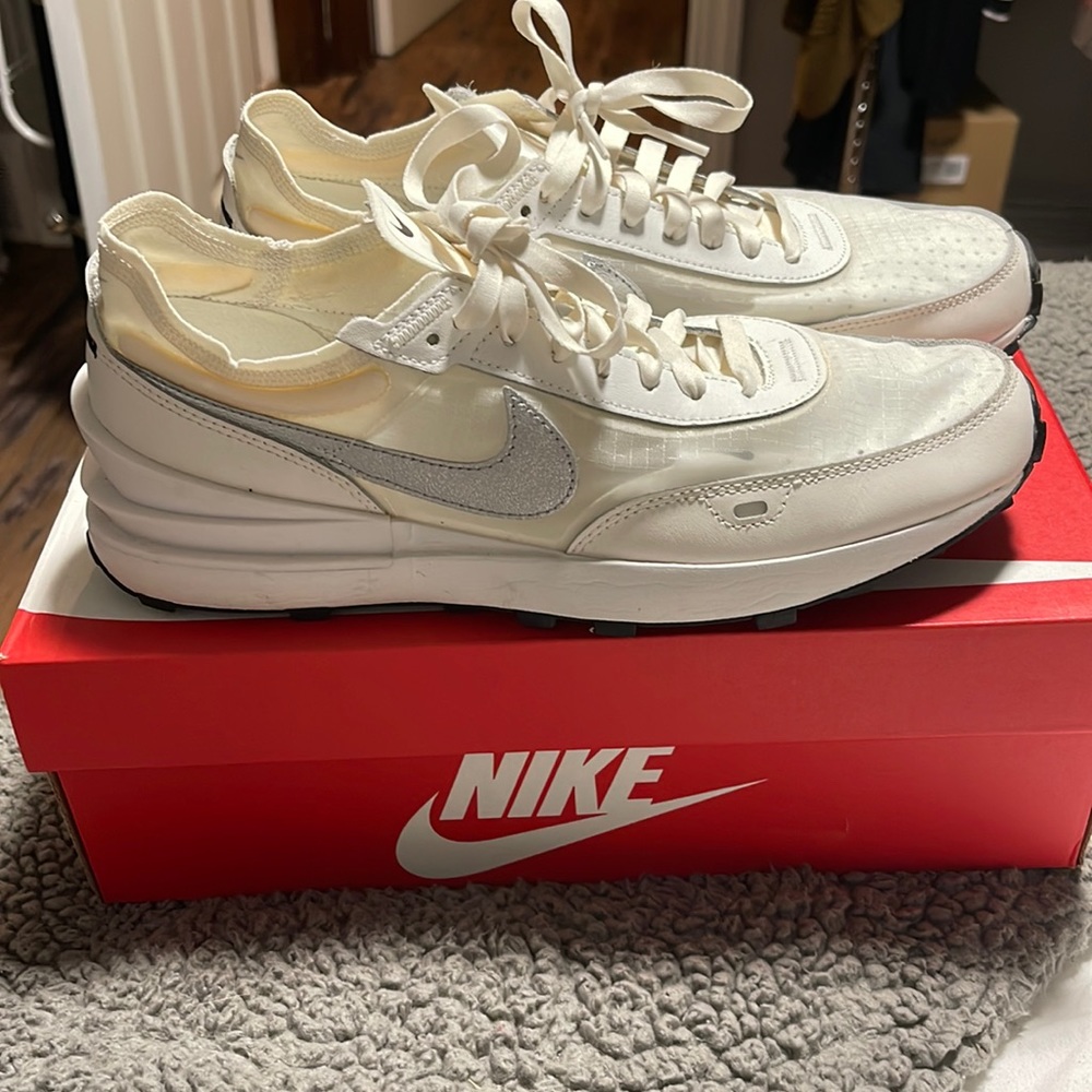 W Nike Waffle zone Ess size 11